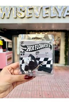 Hot Flowers Siyah mini solmaz buket çiçek