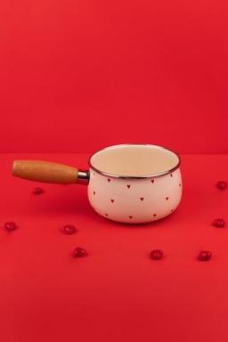 EMAYlab Cupid Ahşap Saplı Kalp Desenli Emaye Sos Tavası 16cm 1,3 Litre (İNDÜKSİYONA UYGUN)