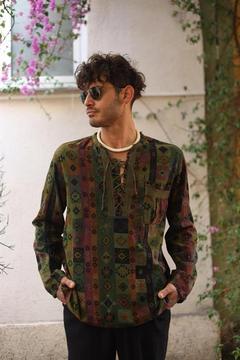 Haki Baskılı Yakası Bağcıklı Erkek Gömlek