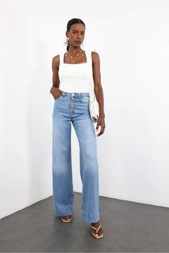 Mavi Yüksek Bel Asimetrik Düğmeli Jean