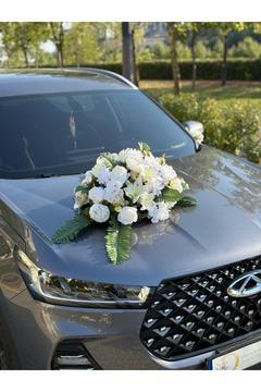 Beyaz gelin arabası süsü ve gelin buketi