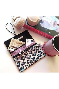 Siyah Leopar Desenli Kanvas Tütün Çantası