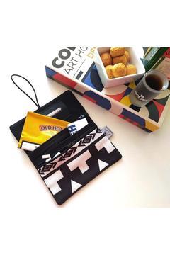 Siyah Desenli Kanvas Tütün Çantası