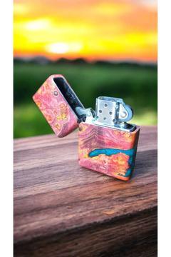 Özel Üretim Benzinli Çakmak Hediyelik Erkek Kadın Dişbudak Ağacı Stabilize Ahşap